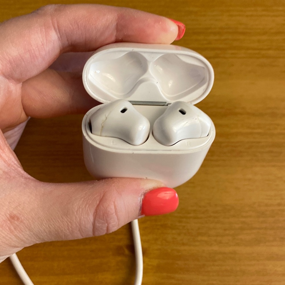 Off brand air pods + charger